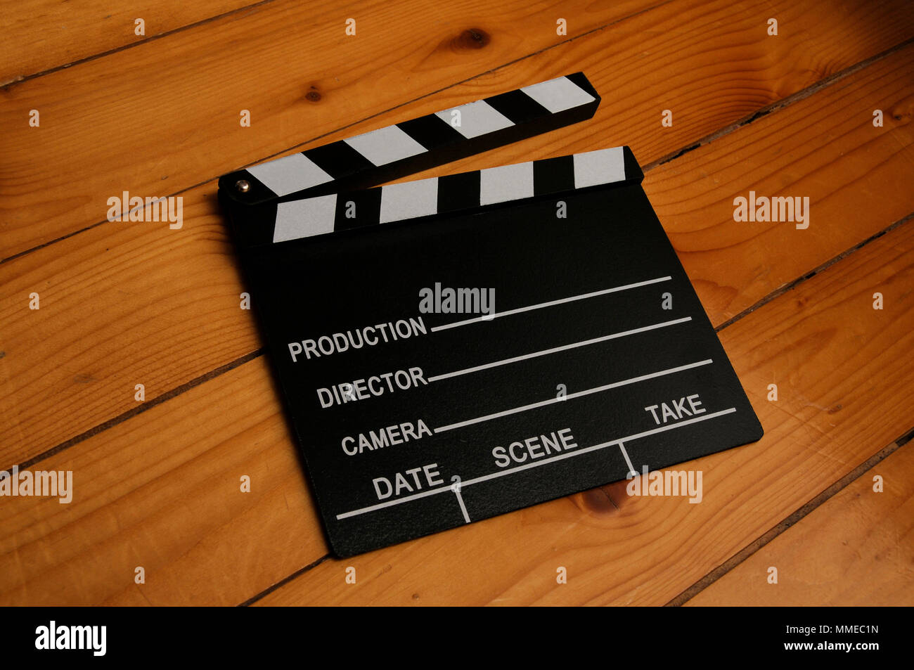 Schindeln für Video Produktion auf Holz- Hintergrund Stockfoto