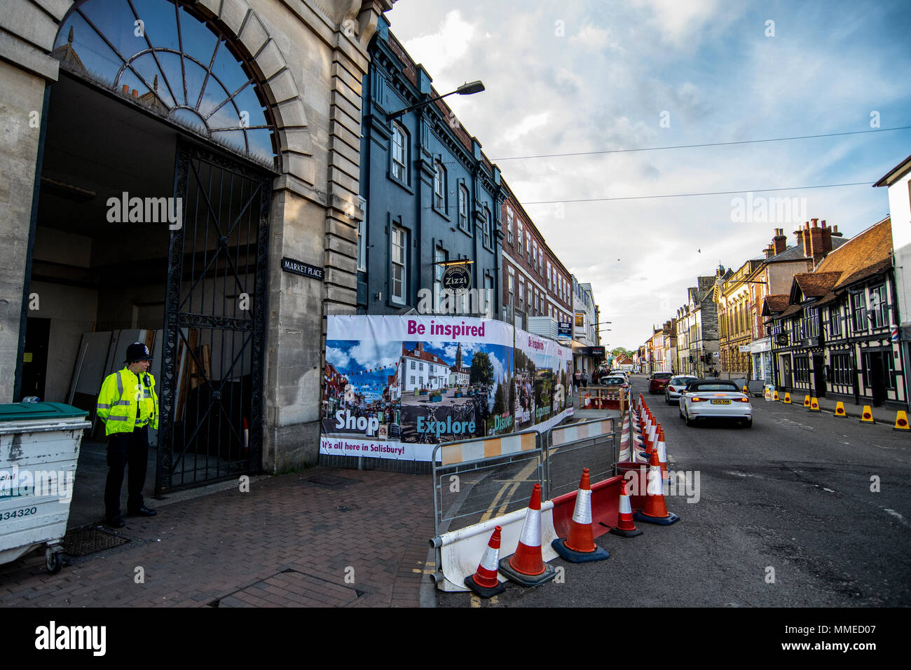 Die zizzi Restaurant in Salisbury abgesperrt mit Polizei Schutz Nach der Vergiftung des ehemaligen russischen Spion Sergei Skripal und seine Tochter Julia. Stockfoto