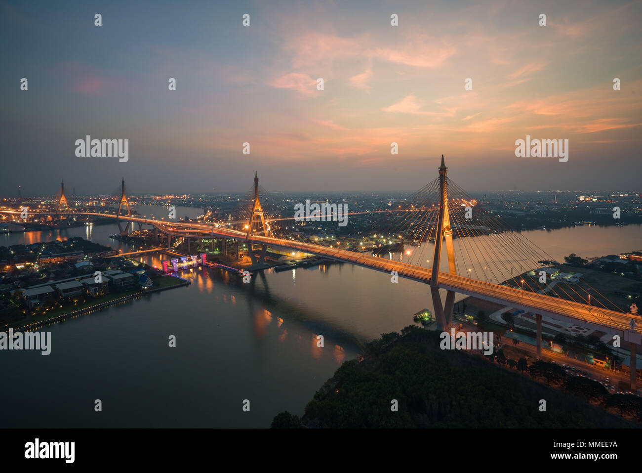Bhumibol Brücke auch als Industrial Ring Road Bridge bekannt ist Teil des Industrial Ring Road anschließen südlichen Bangkok mit Samut Prakan Provin Stockfoto