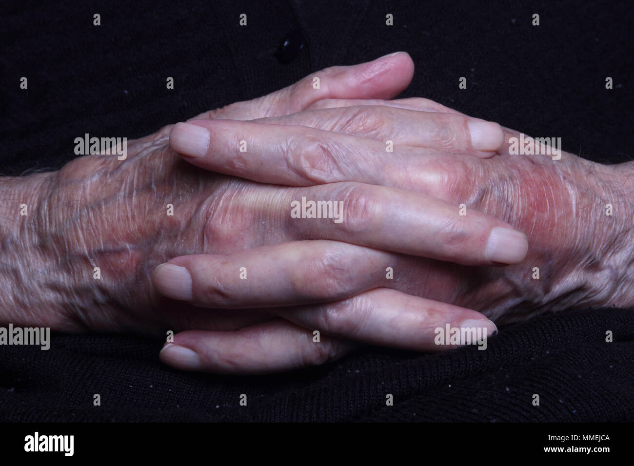 Hände von älteren Mann Stockfoto