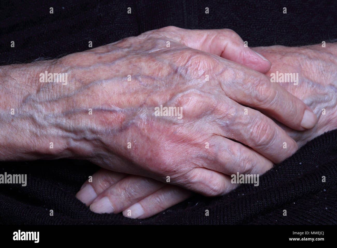 Hände von älteren Mann Stockfoto