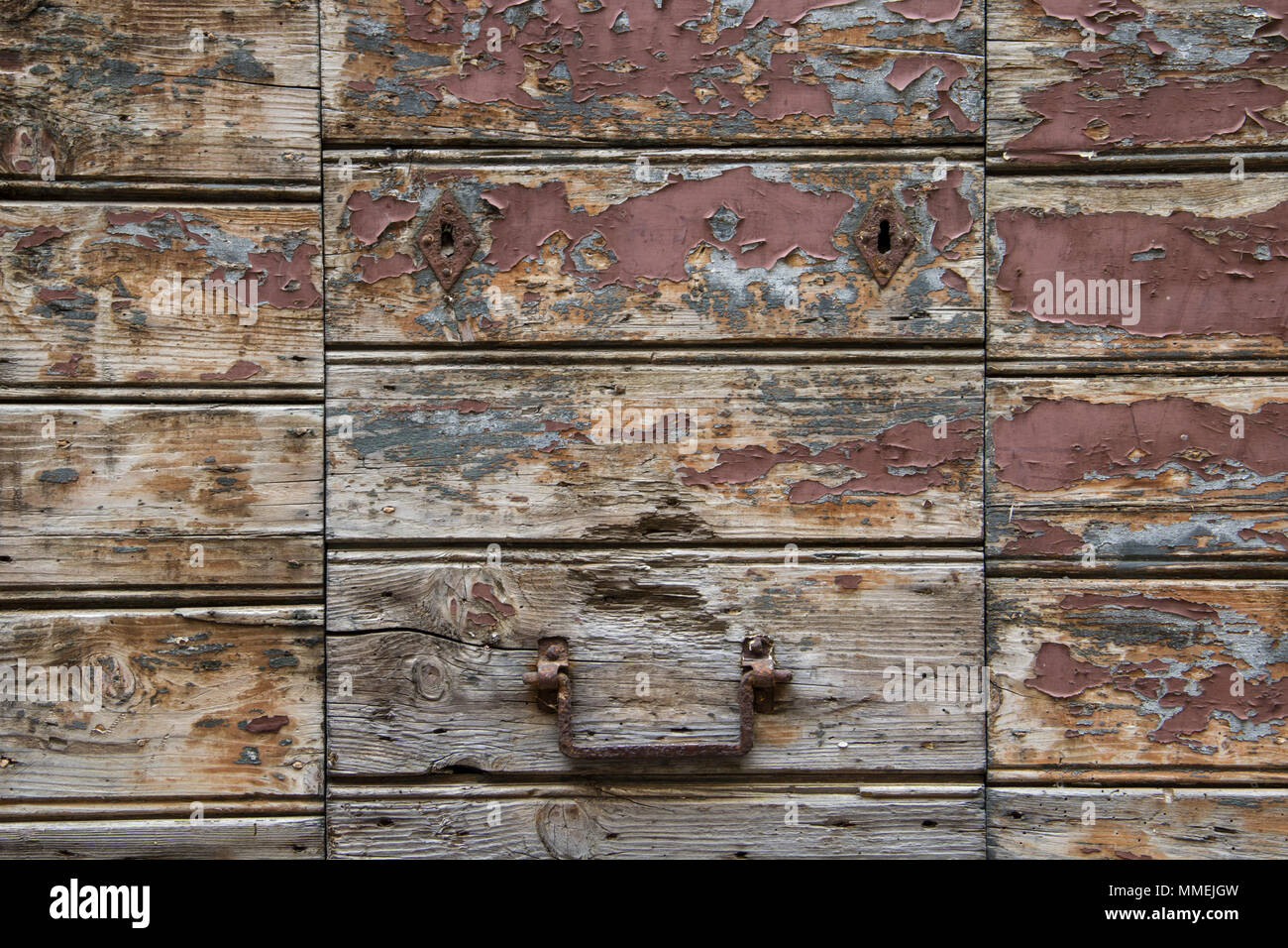 Auf einem alten Holz- Türgriff Stockfoto