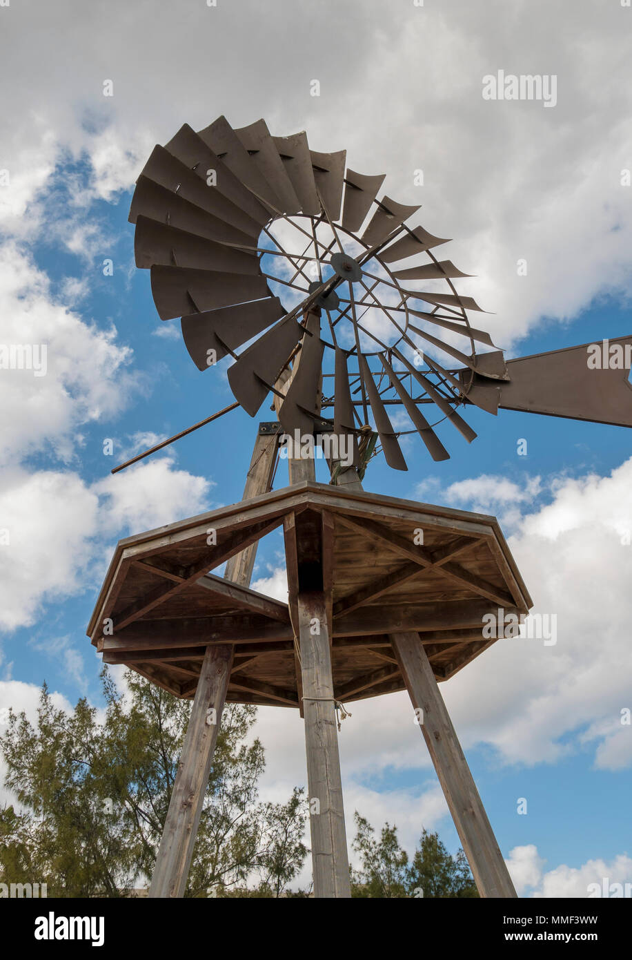 Alte Windmühle auf Lanzarote Insel Stockfoto
