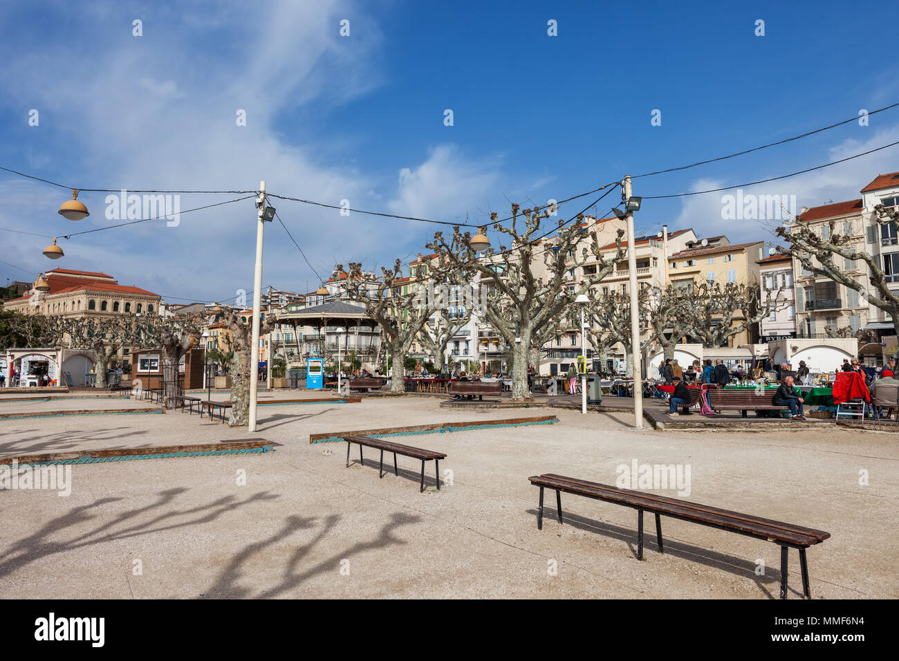 Charles de Gaulle Liberty Pfade in Cannes, Frankreich, von Bäumen gesäumten Promenade Stockfoto