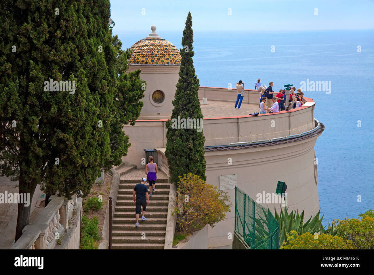 La Tour Bellanda, Aussichtsterrasse mit Blick auf die Stadt und den Strand von Nizza, Côte d'Azur, Alpes Maritimes, Südfrankreich, Frankreich, Europa Stockfoto