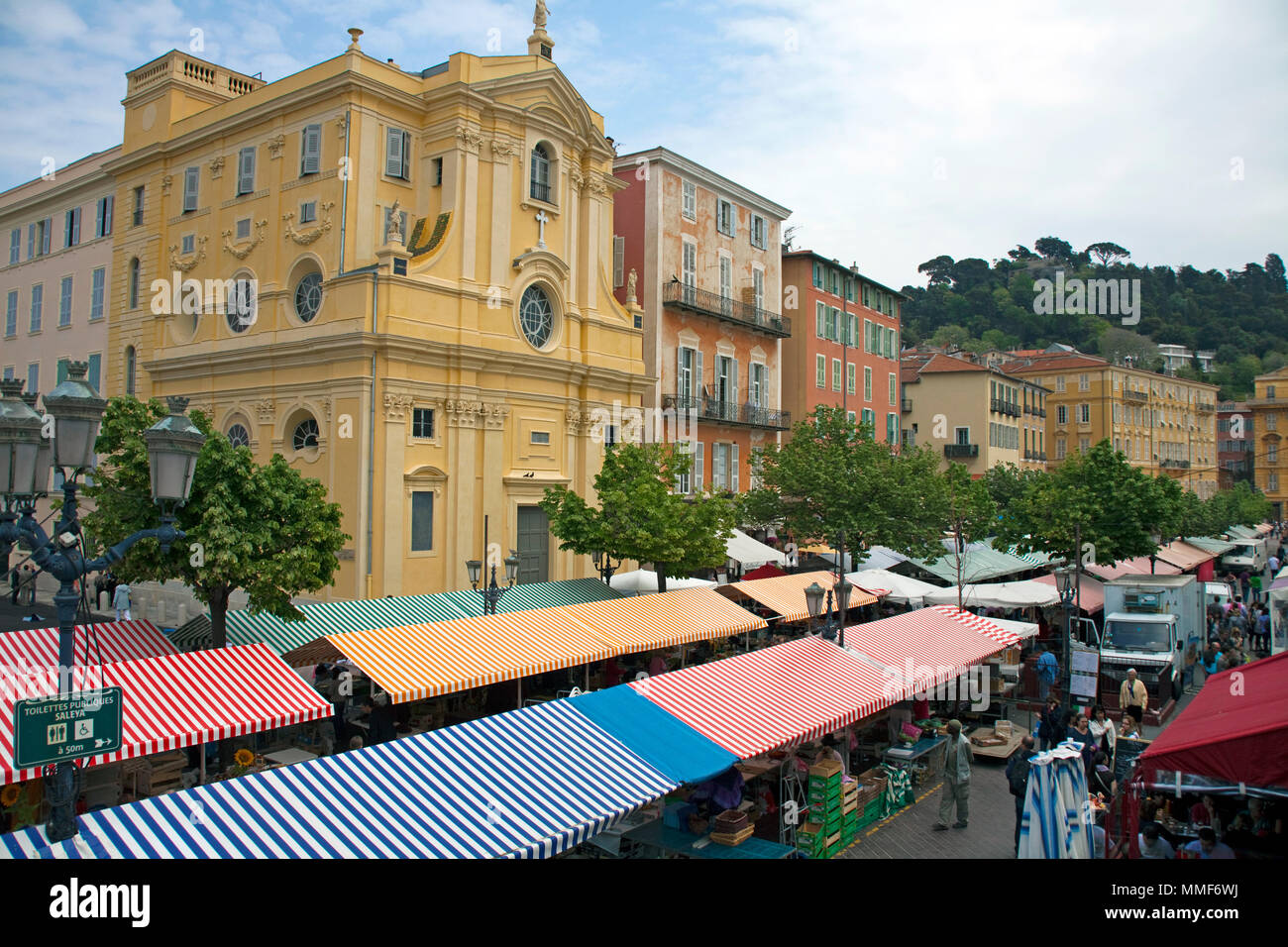 Markt am Cours Saleya, Nizza, Côte d'Azur, Alpes Maritimes, Südfrankreich, Frankreich, Europa Stockfoto