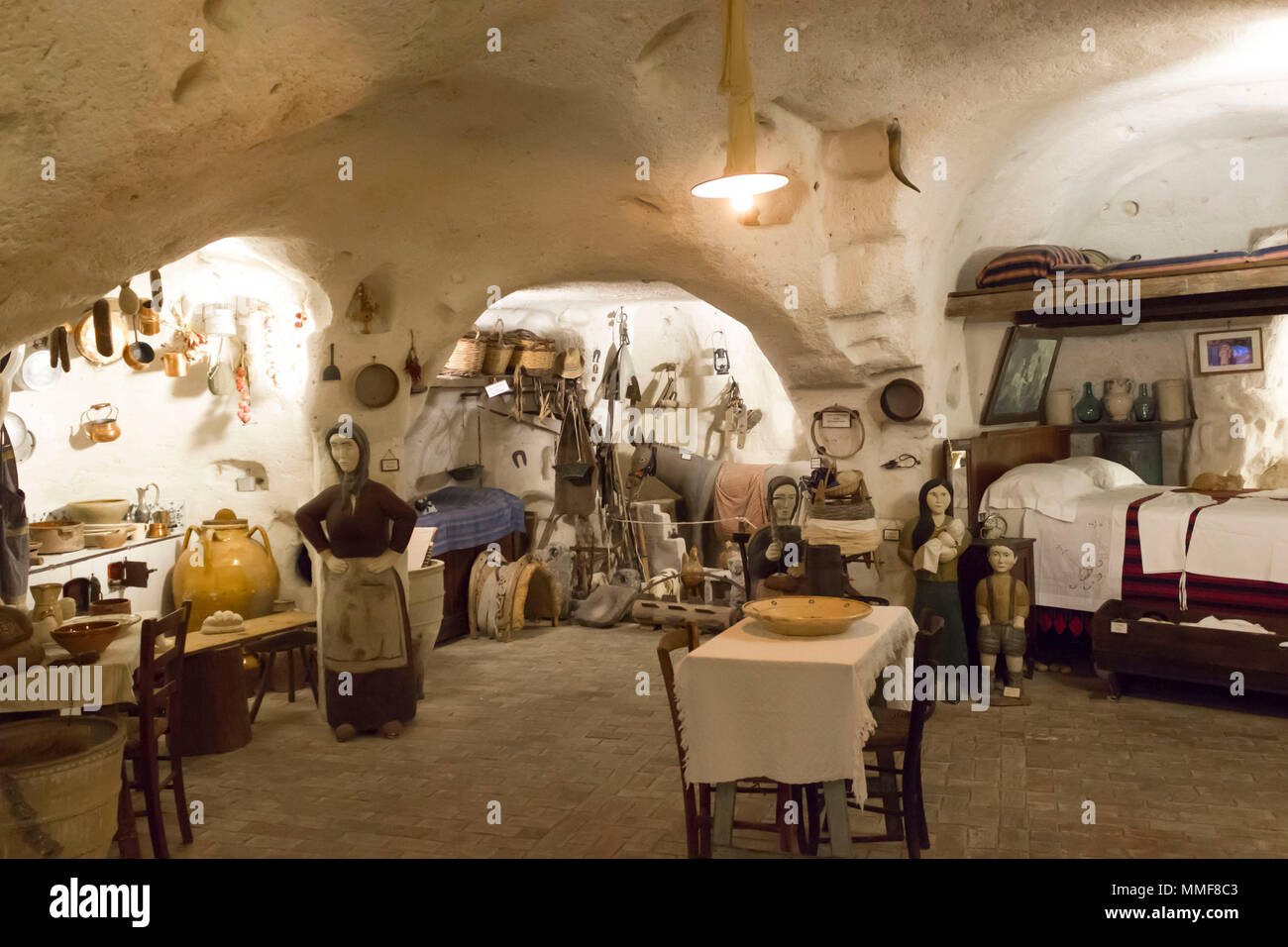MATERA, Italien - 24 AUGUST 2017: alte Wohnung in Materia, Wiederaufbau, wie Familien in diesem Haus lebte Stockfoto