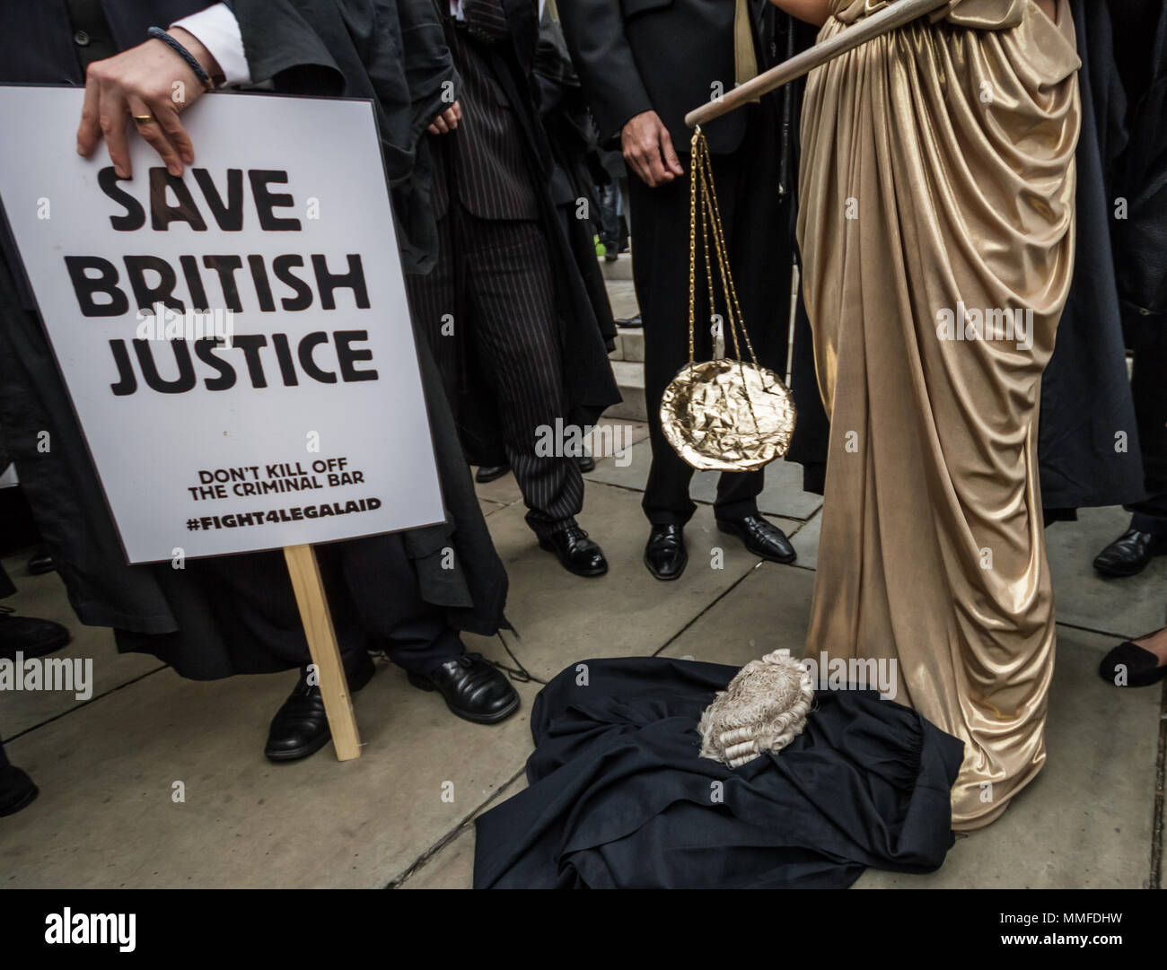 Barristers und Solicitors Protest in einer zweiten Masse Arbeitsniederlegung über Kürzungen bei Prozesskostenhilfe. Westminster, Großbritannien Stockfoto