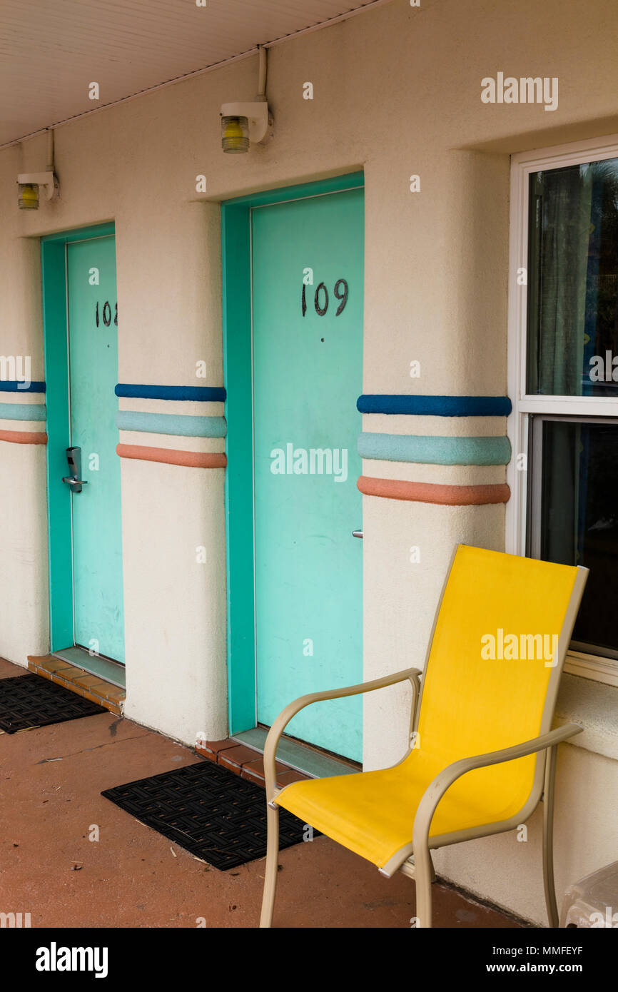picture 1950'S Retro Beach Art 1950s retro motel stockfotos und