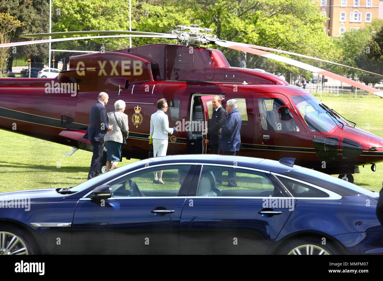Portsmouth, Großbritannien. 11. Mai 2018. Prinzessin Anne und der Königin Hubschrauber Credit: FSM Fotografie/Alamy leben Nachrichten Stockfoto