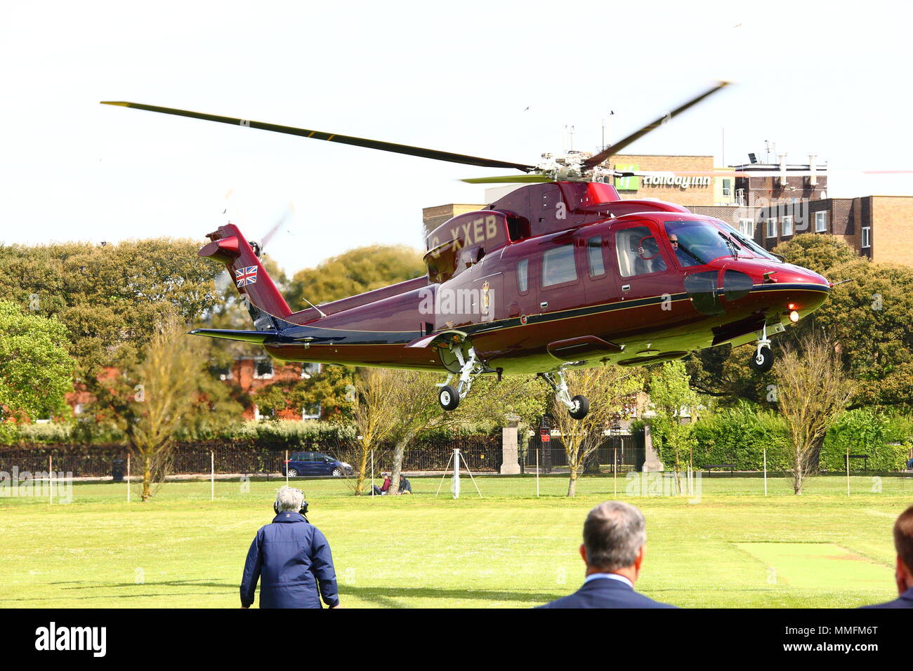 Portsmouth, Großbritannien. 11. Mai 2018. Prinzessin Anne und der Königin Hubschrauber Credit: FSM Fotografie/Alamy leben Nachrichten Stockfoto