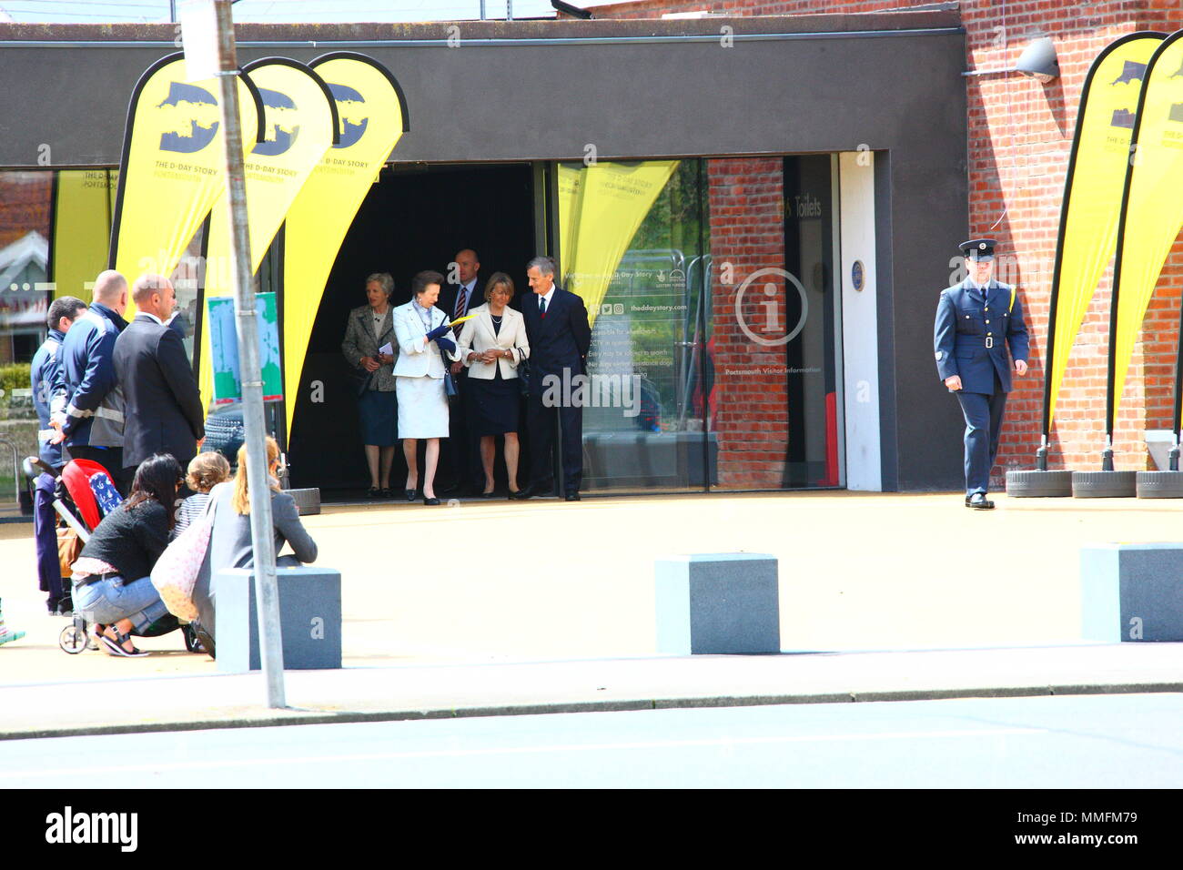 Portsmouth, Großbritannien. 11. Mai 2018. Prinzessin Anne und der Königin Hubschrauber Credit: FSM Fotografie/Alamy leben Nachrichten Stockfoto