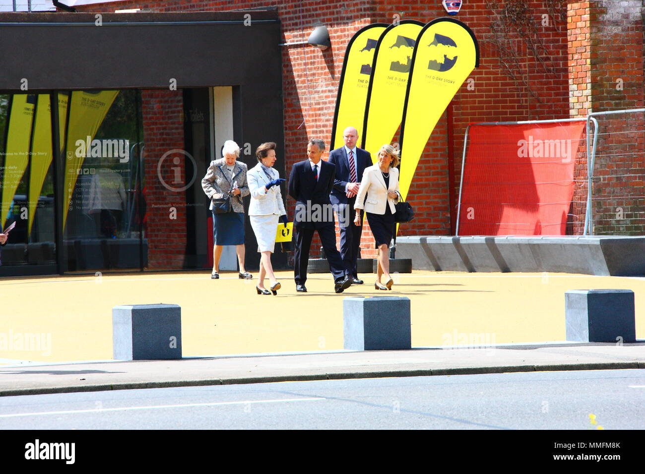 Portsmouth, Großbritannien. 11. Mai 2018. Prinzessin Anne und der Königin Hubschrauber Credit: FSM Fotografie/Alamy leben Nachrichten Stockfoto