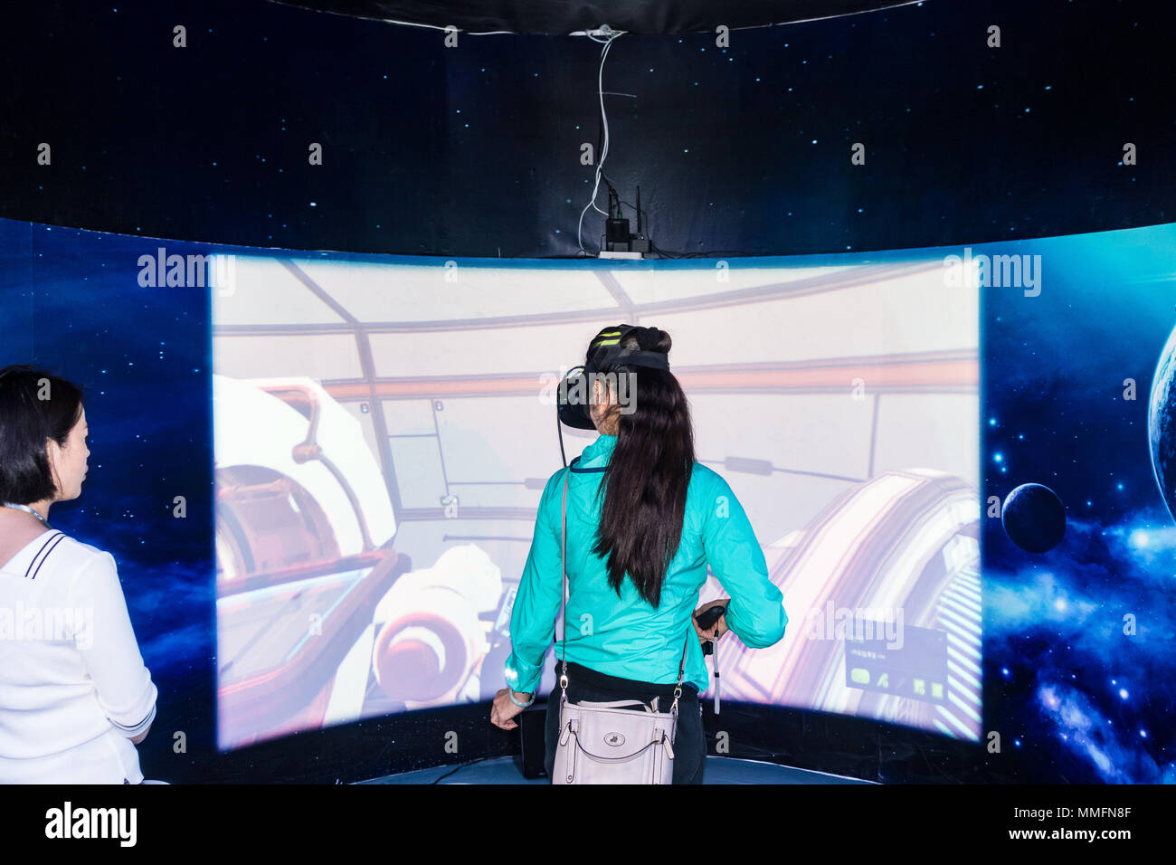 Weibliche VR player Stockfoto