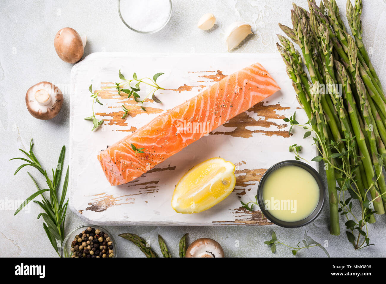 Lachs essenszeit -Fotos und -Bildmaterial in hoher Auflösung – Alamy