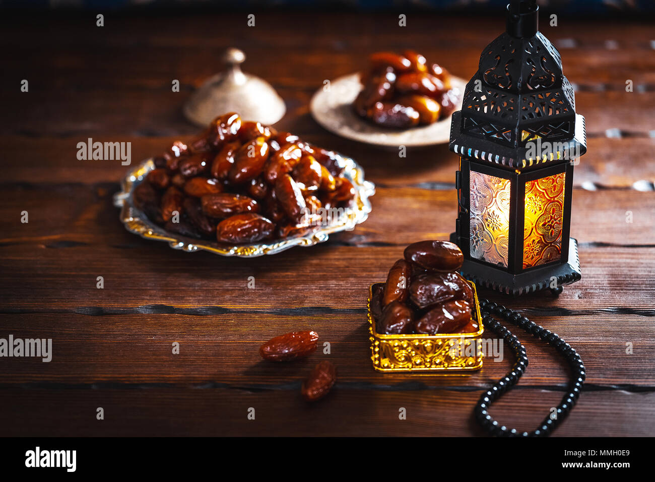 Ramadan lantern -Fotos und -Bildmaterial in hoher Auflösung - Seite 2 -  Alamy