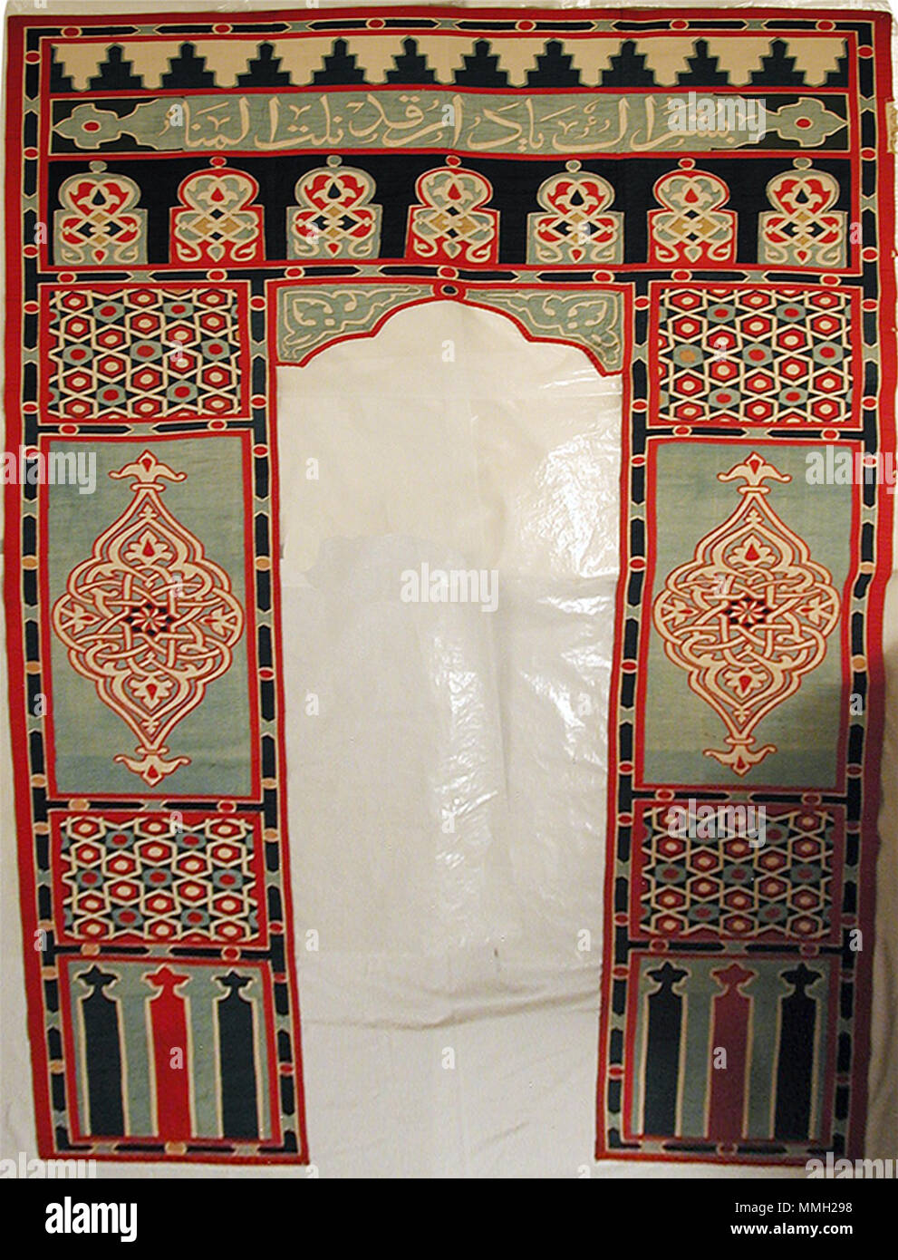 . Englisch: Erstellungsdatum: Ende des 19. Jahrhunderts (oder Anfang des 20. Jahrhunderts) Display Abmessungen: 115 in. x 57 in. (292.1 cm x 144.78 cm) Kreditlinie: Edwin Binney 3 Sammlung Beitritt Artikelnummer: 2005.124 Sammlung: <a href='Http://www.sdmart.org/art/our-collection/asian-art' rel='nofollow'> Die San Diego Museum der Kunst</a>. 7. September 2011, 13:12:34. Englisch: thesandiegomuseumofartcollection Tür hängen (6124508041) Stockfoto