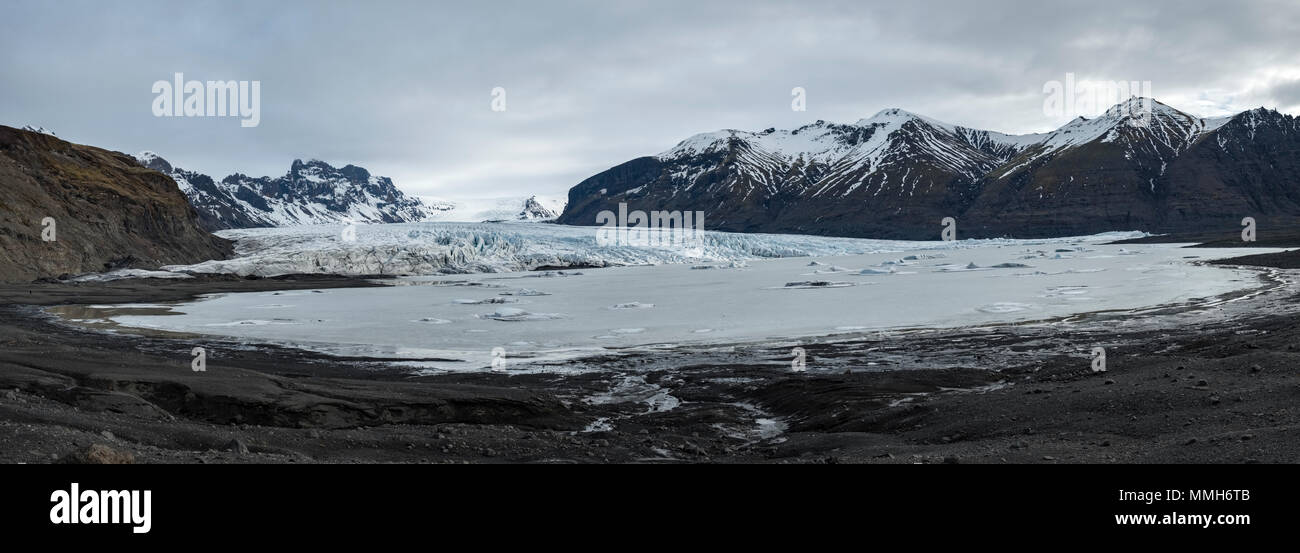 Skaftafell, South Island. Der Gletschersee am Fuße des Skaftafell Glacier (skaftafellsjökull) in der riesigen Vatnajökull National Park Stockfoto