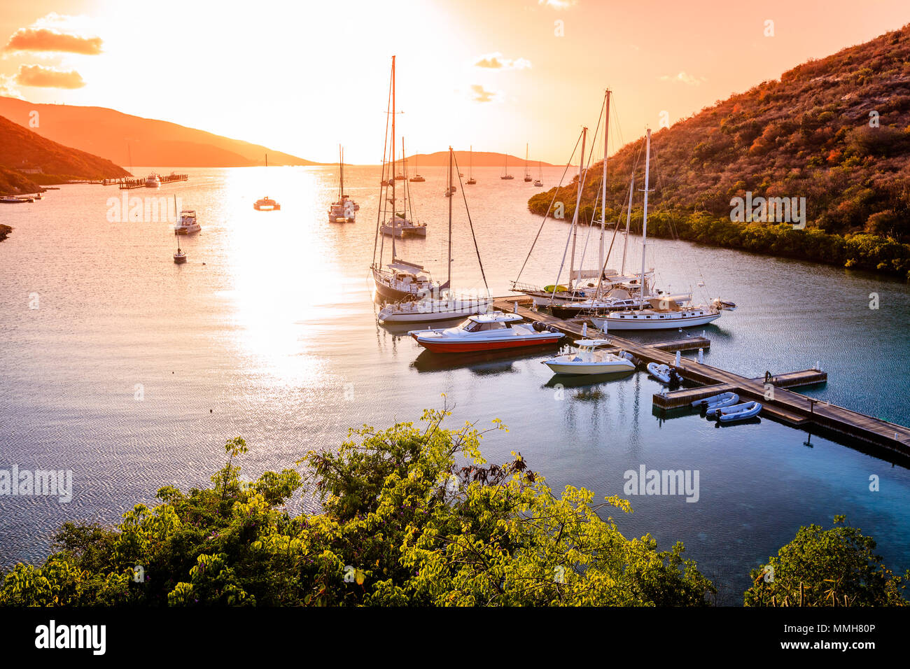 Schönen Sonnenuntergang Szene auf der Insel Virgin Gorda in BVI Stockfoto