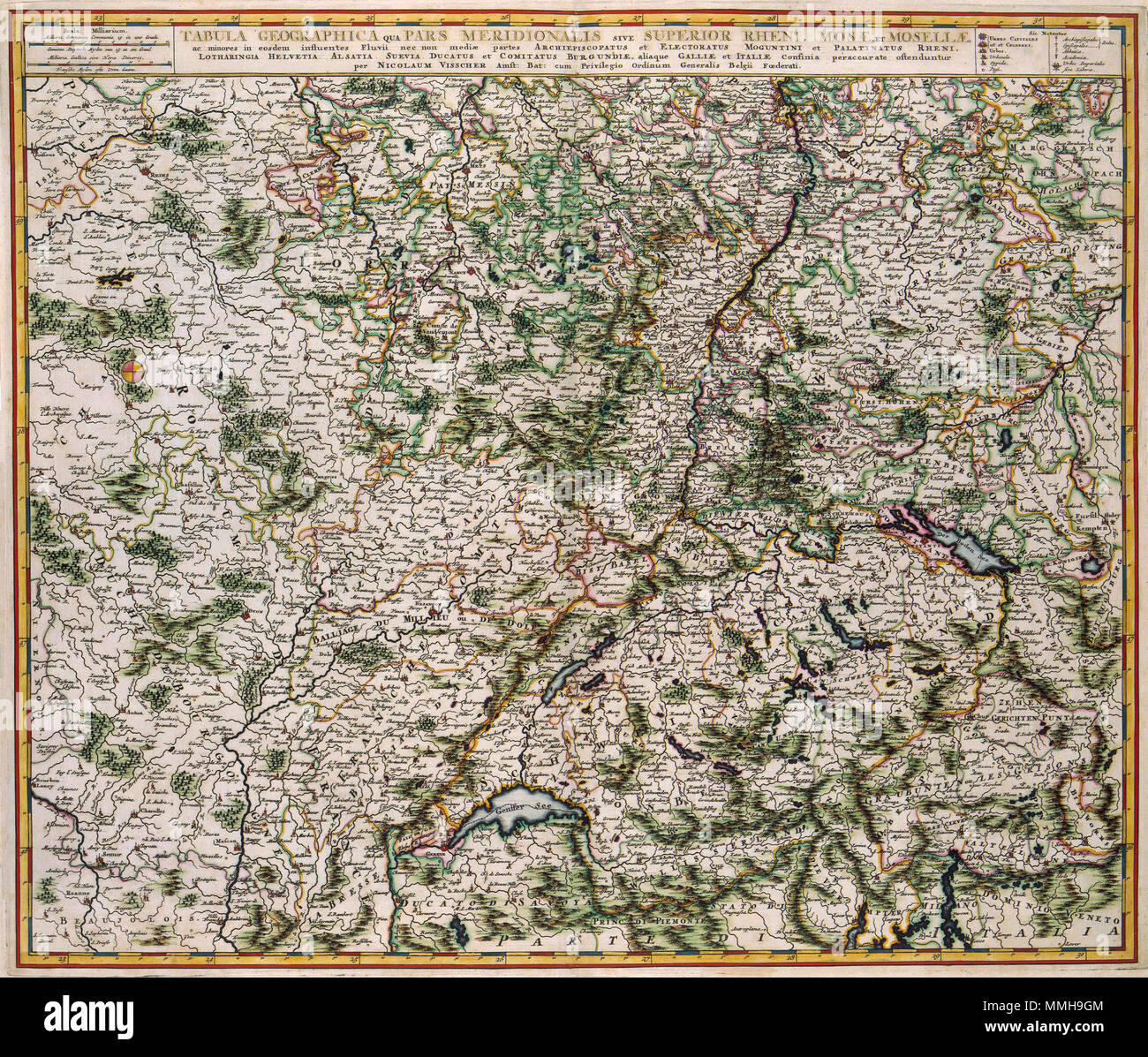 . Nederlands: Deze kaart van het stroomgebied van de Rijn, De Maas en de Mosel werd na 1681 uitgegeven door de Amsterdamse uitgever Nicolaes Visscher II (1649-1702). Englisch: Diese Karte der Flüsse Rhein, Maas und Mosel wurde nach 1681 von Nicolaes Visscher II veröffentlicht (1649-1702). TABULA GEOGRAPHICA QUA PARS MERIDIONALIS SIVE SUPERIOR RHENI MOSAE ET MOSELLE ac minores in eosdem influentes Fluvii nec nicht mediae partes ARCHIEPISCOPATUS. Nach 1681. Autor und Herausgeber: Nicolaes Visscher II Atlas Van der Hagen - KW 1049 B 10 082 - TABULA GEOGRAPHICA QUA PARS MERIDIONALIS SIVE SUPERIOR RHENI MOSAE E Stockfoto