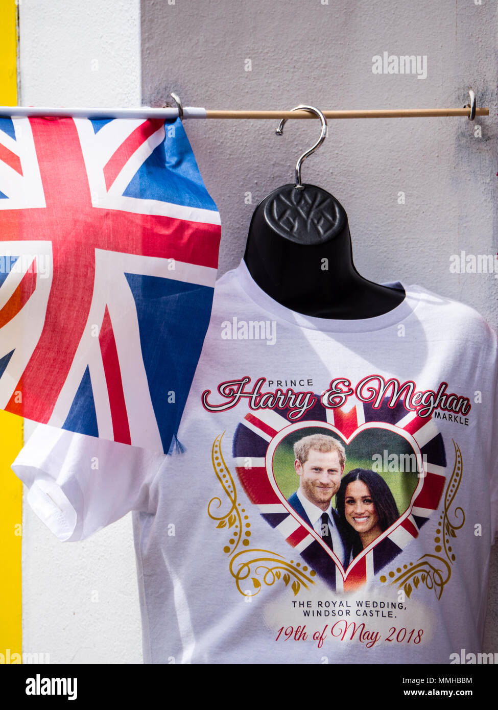 Harry und Meghan im Shop Anzeige, königliche Hochzeit 2018, Windsor, Berkshire, England, UK, GB. Stockfoto