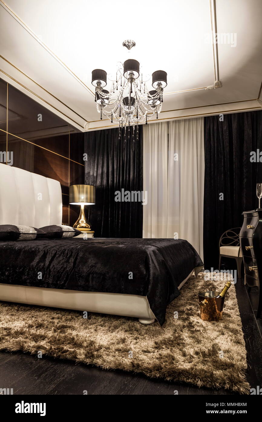 Luxurioses Modernes Schlafzimmer Bett In Dunklen Farben