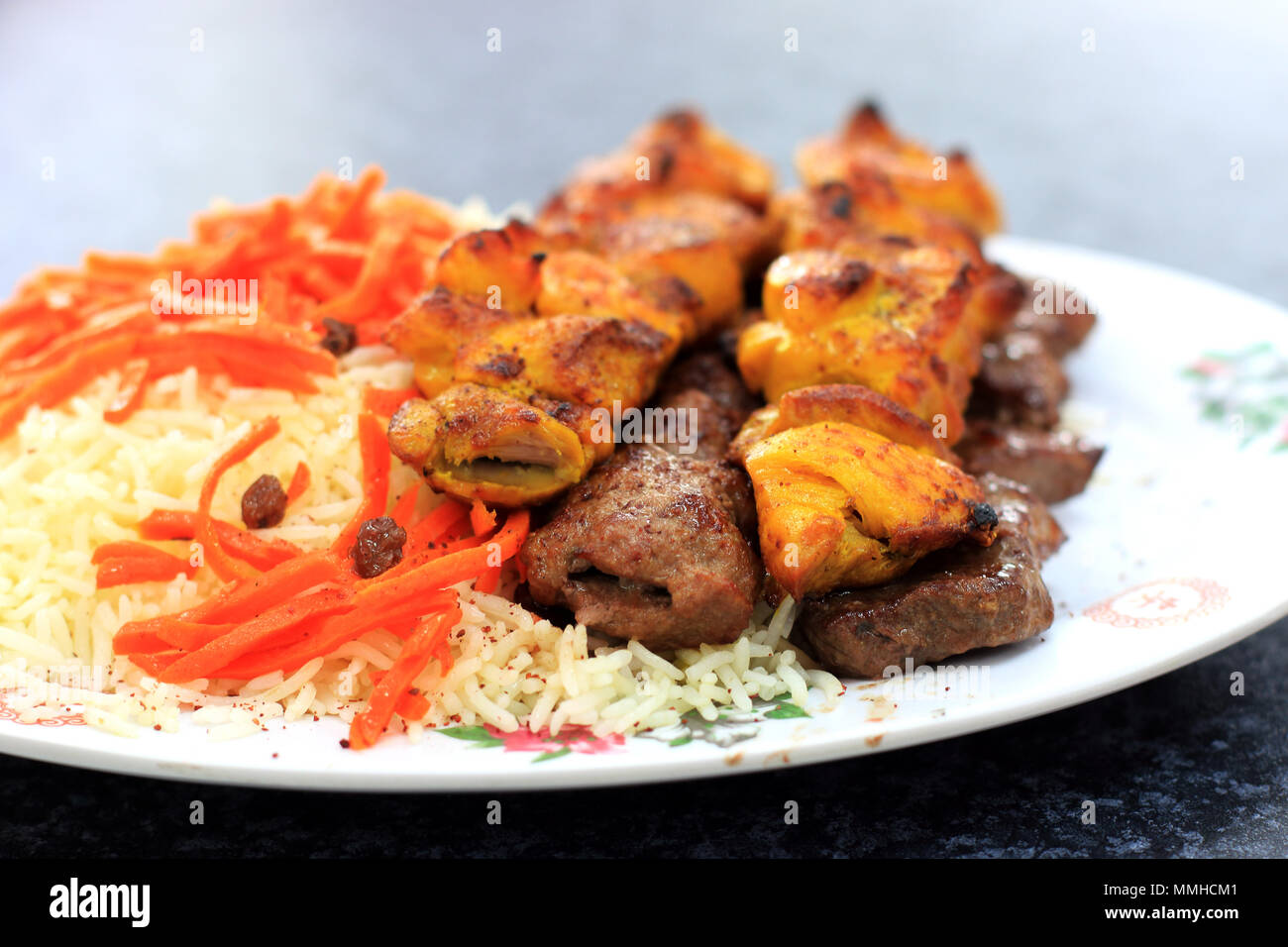 Afghanische essen Reis Pilaw, gegrilltes Lamm und Huhn kebab ...