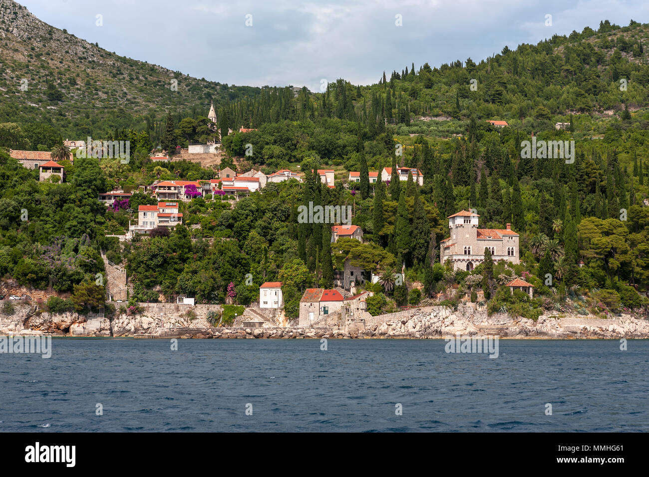 Das Dorf Trsteno Hafenzufahrten, Dubrovnik-Neretva, Kroatien Stockfoto