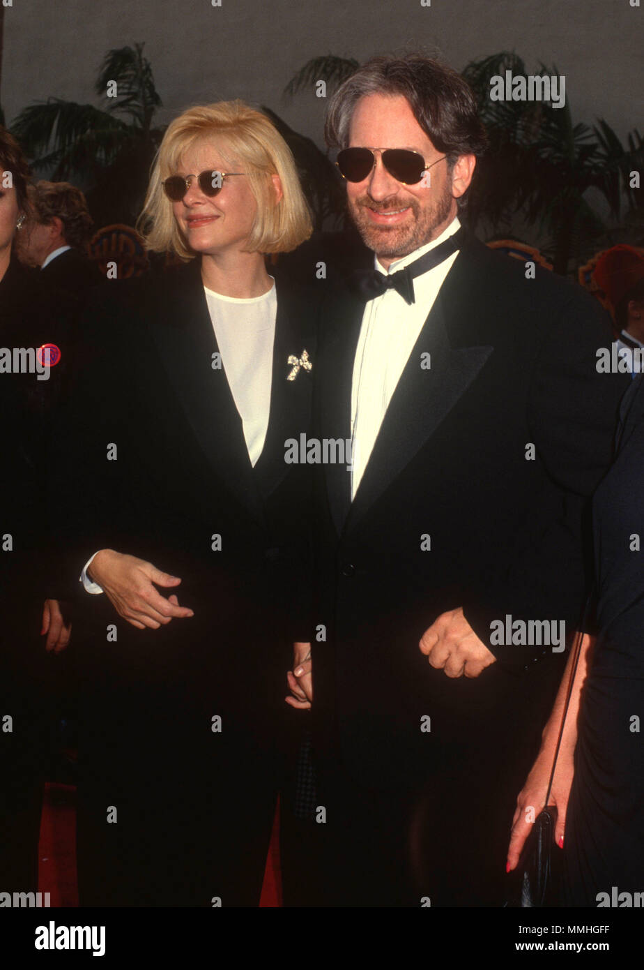 BURBANK, CA - Juni 02: (L-R) Schauspielerin Kate Capshaw und Regisseur Steven Spielberg an Warner Bros. Studio Umwidmung Ereignis bei Warner Bros Studios am 2. Juni 1990 in Burbank, Kalifornien. Foto von Barry King/Alamy Stock Foto Stockfoto