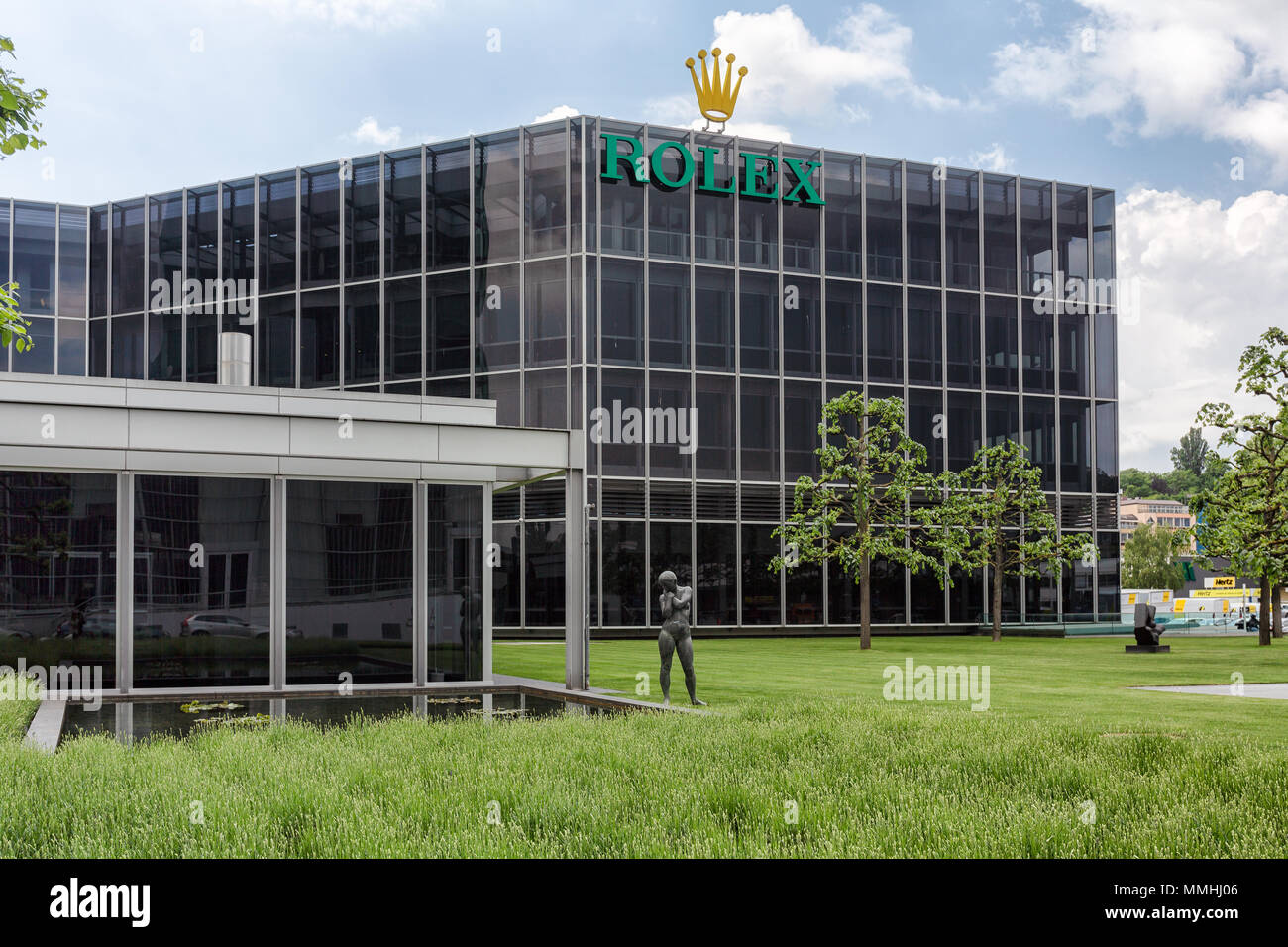 88/5000 Die Rolex Gebäude in Genf, Schweiz, ist ein herstellen, dass Uhren  macht Stockfotografie - Alamy