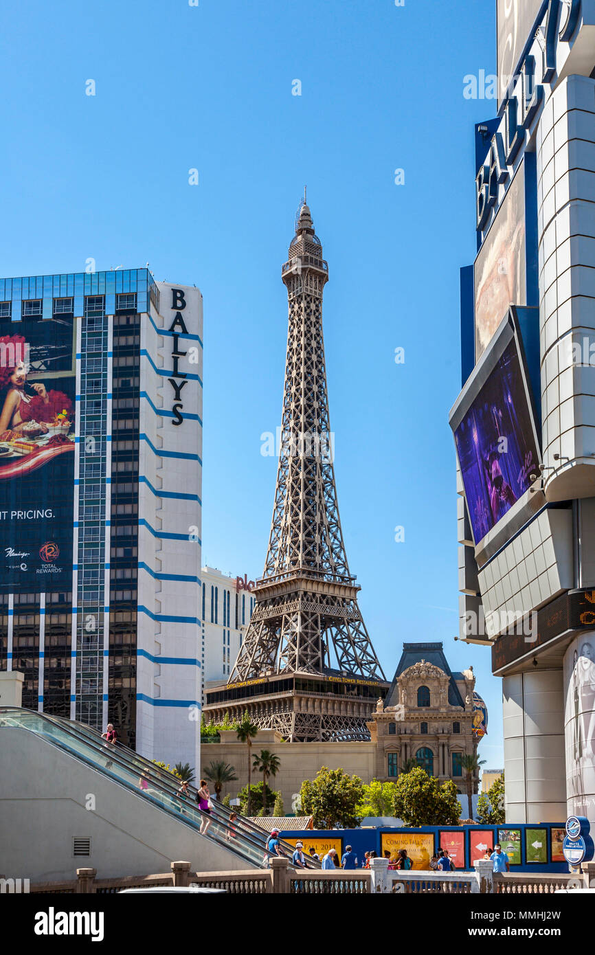 Nachbildung des Eiffelturms in Paris Las Vegas Hotel & Casino auf dem Las Vegas Strip im Paradies, Nevada Stockfoto