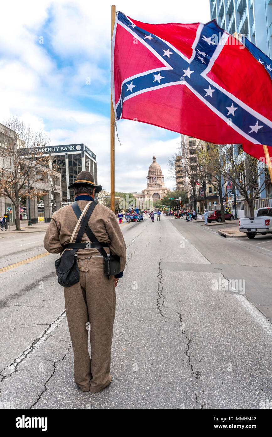 März 3, 2018 - AUSTIN Texas - Confederate Flag am jährlichen Texas Independence Day Parade auf dem Texas Capitol. Eine offizielle staatliche Feiertag, der Tag feiert Texas Erklärung der Unabhängigkeit von Mexiko am 2. März 1836 Stockfoto