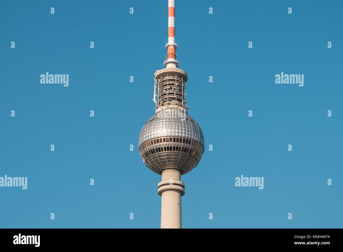 Berlin, Deutschland - Mai, 2018: Der Fernsehturm/Fernsehturm (Fernsehturm), die berühmteste Sehenswürdigkeit in Berlin, Deutschland Stockfoto