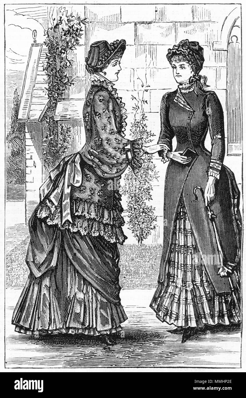 Gravur von zwei jungen Frauen in modischen Kleid aus der Viktorianischen Zeit. Von einem ursprünglichen Gravur in eigenen Papier Magazin der Mädchen 1883. Stockfoto