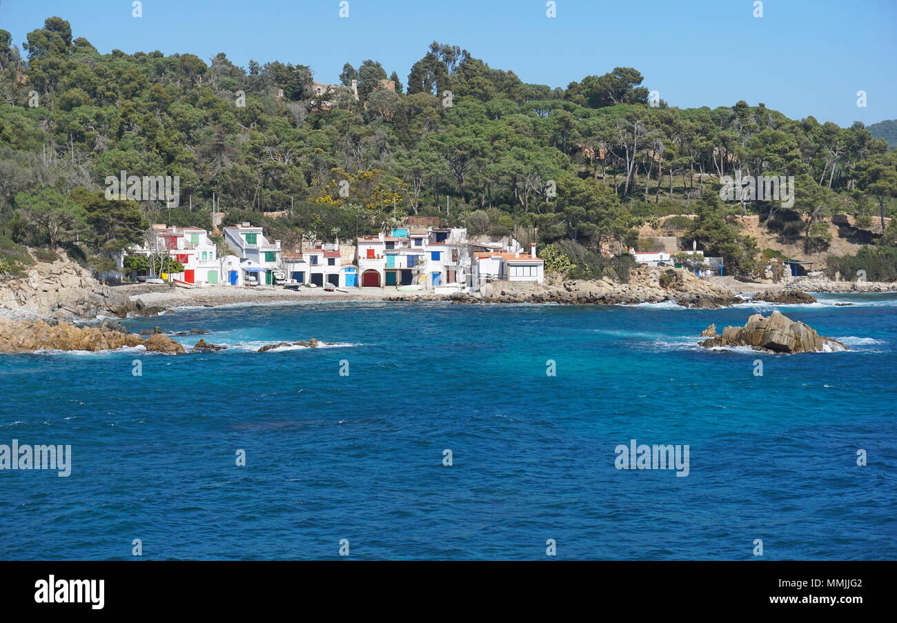 Spanien Costa Brava mit alten Häuser der Fischer in einer Bucht, Cala S'Alguer in Palamos, Mittelmeer, Katalonien, Baix Emporda Stockfoto