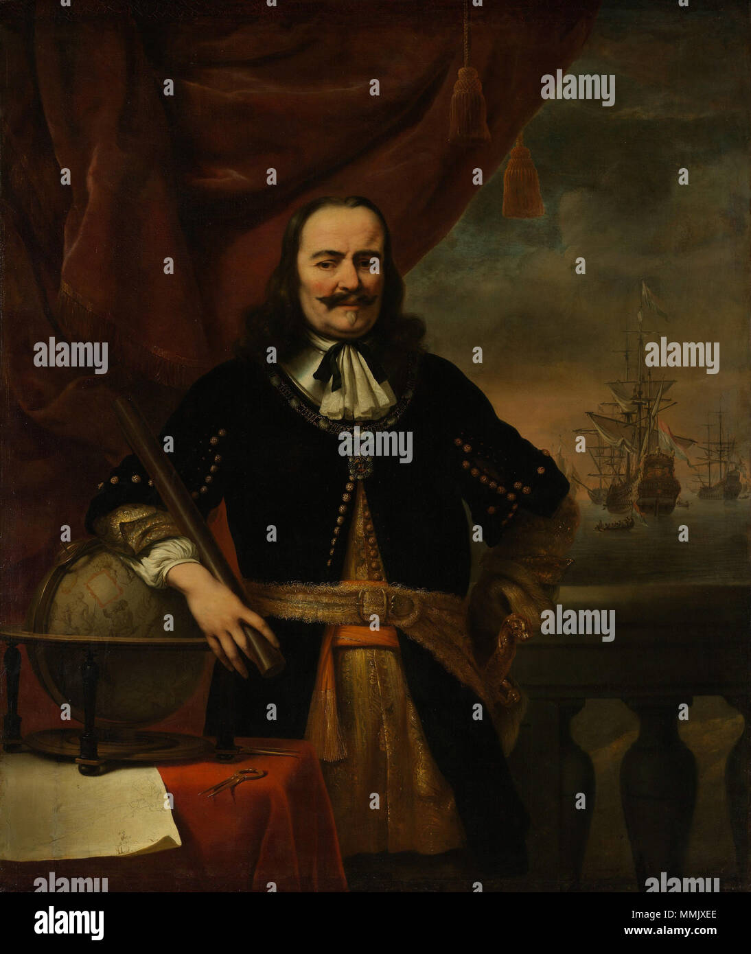 . Portrait von Michiel De Ruyter Adriaensz., am Knie - Länge, vor einem roten Vorhang und eine Balustrade. Im Hintergrund eine meereslandschaft mit De Ruyter's Flaggschiff De Zeven Provinciën. De Ruyters seinen rechten Arm auf einem Globus, während Sie einen Stab in der rechten Hand. Um den Hals trägt er die Bestellung des Heiligen Michael. Auf dem Tisch der Welt steht auf liegt eine Karte der Küste von Holland und Flandern mit in der Mitte der Insel Walcheren, wo De Ruyter geboren wurde. Teil einer Serie von insgesamt sechs baugleichen Porträts von Michiel De Ruyter Adriaensz. Von denen vier überlebt haben. Stockfoto