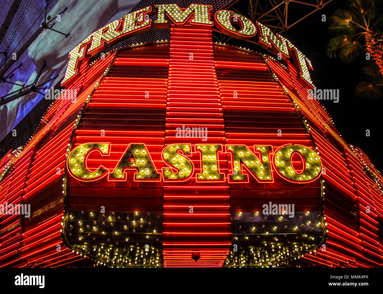 Las Vegas Neon Cowboy Stockfotos Und Bilder Kaufen Seite 2 Alamy