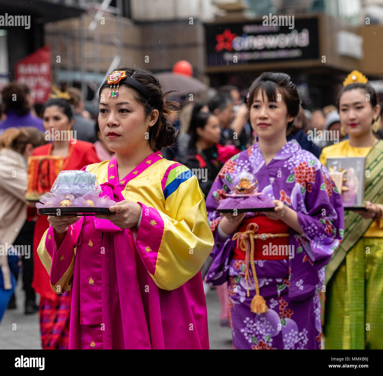 London, Großbritannien. 12. Mai 2018. Feier der Geburt des Buddha in London Credit Ian Davidson/Alamy Leben Nachrichten gehalten Stockfoto