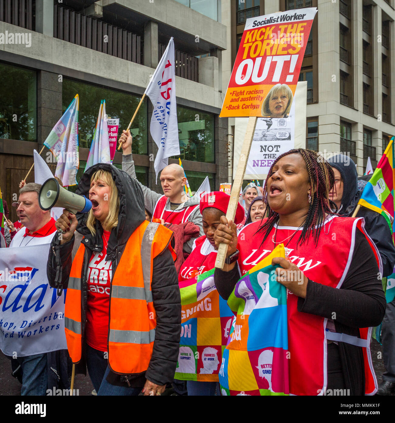 12. Mai 2018. London, Großbritannien. TUC Rallye 'New Deal' für die Arbeiter verlangen, und bessere öffentliche Dienstleistungen. Tausende Demonstranten marschierten von Damm am Hyde Park, fordert höhere Mindestlöhne, ein Ende der 0-Stunden Verträge und die Aufstockung der Finanzmittel für wichtige öffentliche Dienstleistungen. Stockfoto