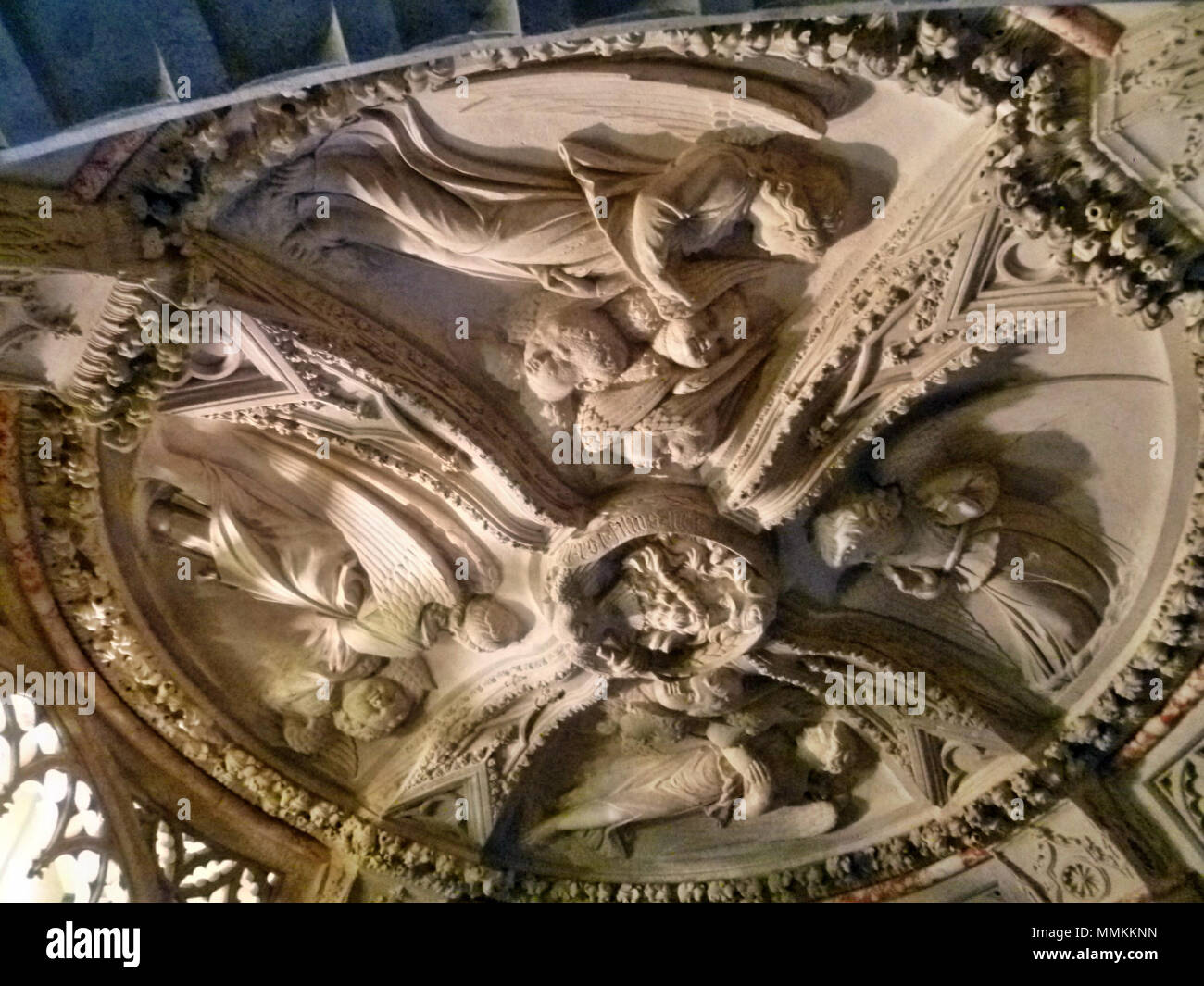 . Englisch: Krone von der Kuppel der Kathedrale des Heiligen Jakob in Šibenik, Kroatien; ein Bau von Juraj Dalmatinac. 12 Mai 2015, 11:33:56. JoJan Kathedrale des Hl. Jakob (29) Stockfoto