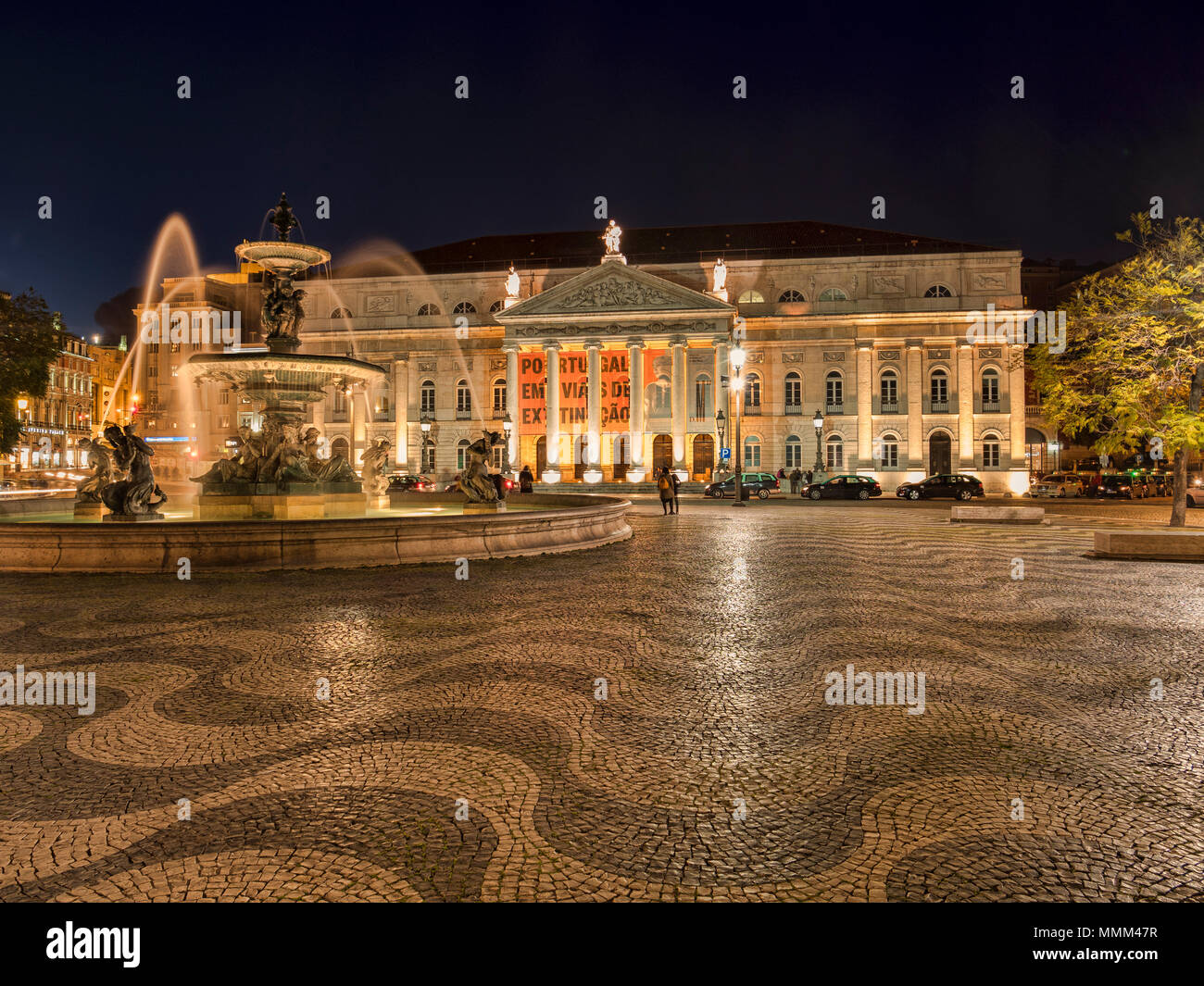 6. März 2018: Lissabon, Portugal - Rossio Square bei Nacht. Stockfoto