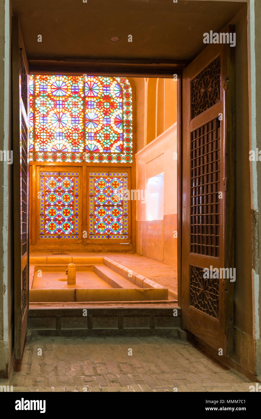 Blick in das Innere der Struktur unter dem windcatcher von Dowlat Abad Garten, in Yazd, Iran Stockfoto