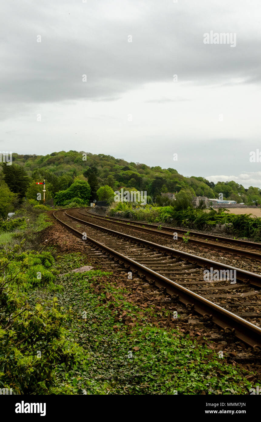 Ländliche Zug Linie an Grange Over Sands, Cumbria im Norden von England. Stockfoto