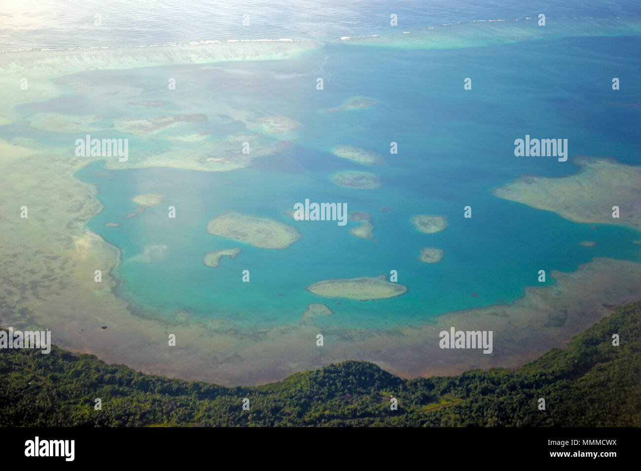 Luftaufnahme von Riffen rund um die Insel Wallis, Wallis und Futuna, Süd Pazifik Stockfoto