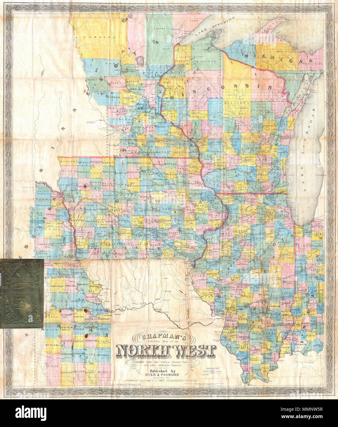 . Englisch: Angeboten wird eine überaus seltene pocket Ausgabe Karte der Staaten Illinois, Iowa und Wisconsin, mit Teilen von Michigan, Minnesota, Nebraska und Kansas. Gedruckt in 1857 von Silas Chapman und seiner Nachfolger, Dyer & Pasmore. Diese seltene Karte zeigt die Region ausführlich in Bezug auf politische und geographische Merkmale, sowie auf Eisenbahnen, Kanäle und Brücken. Mehrere amerikanische Indianerreservate festgelegt, einschließlich der Chippewa, Menominee und Oneida. Der Norden ist in der Regel weitgehend überdimensioniert und Leeren der Siedlung. Flach gelagert sondern faltet sich in Herkunft Stockfoto