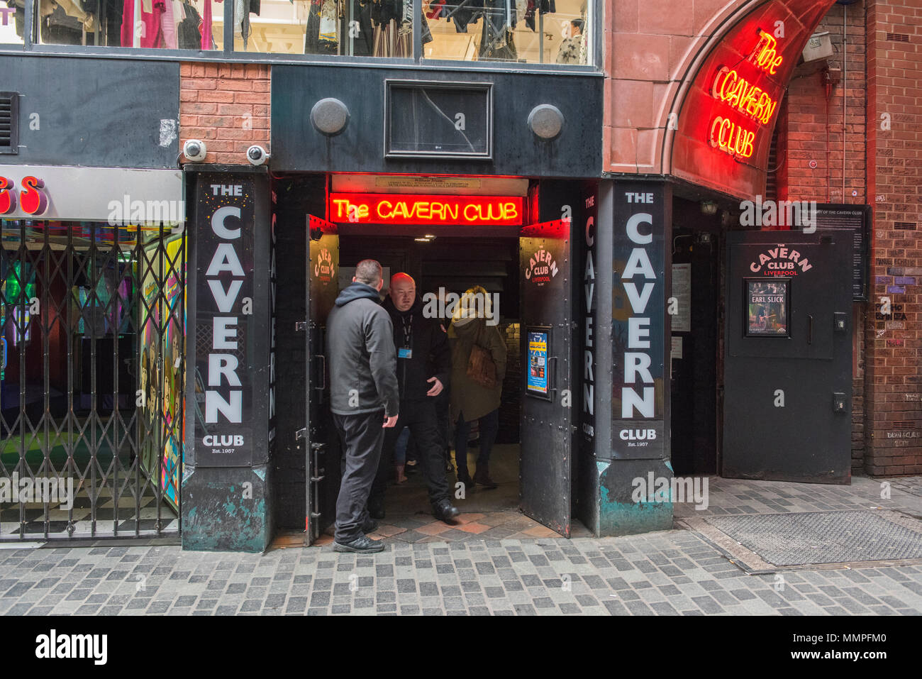 Der Eingang Der Cavern Club in Matthew Street, Liverpool Stockfoto