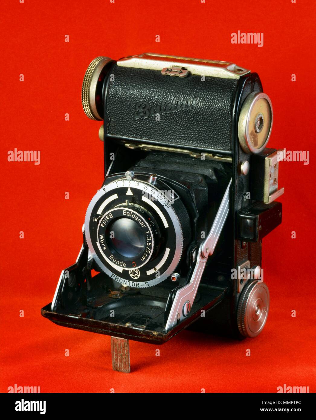 Baldina wurden eine Reihe von Kameras, die in Deutschland hergestellt von Balda Werke ab Mitte der 1930er Jahre bis Mitte der 1950er Jahre. unter vielen verschiedenen Namen vermarktet. Stockfoto