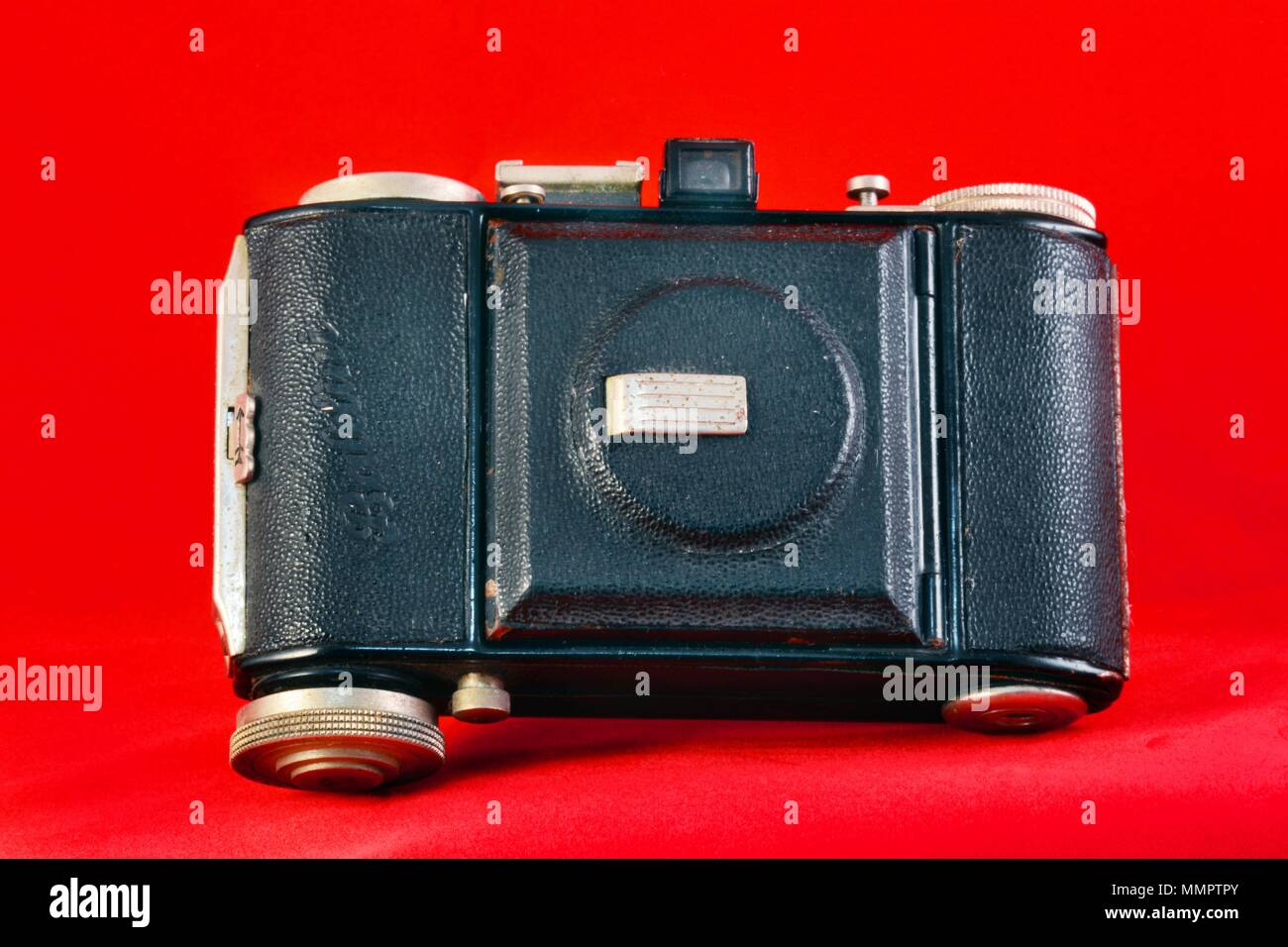 Baldina war eine Reihe von Kameras, die in Deutschland hergestellt von Balda Werke ab Mitte der 1930er Jahre bis Mitte der 1950er Jahre. Unter vielen, vielen verschiedenen Bezeichnungen vermarktet Stockfoto