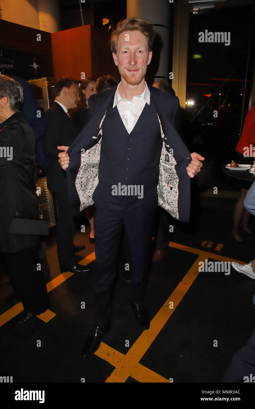 Die Vergabe der "Henri-Nannen-Preis 2018" an der Elbphilharmonie Hamburg. Mit: Louis Klamroth Wo: Hamburg, Deutschland Wann: 11 Apr 2018 Credit: Becher/WENN.com Stockfoto
