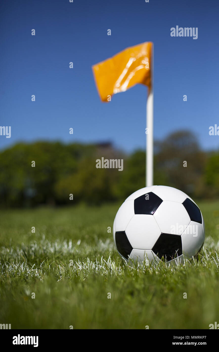 Blaue eckfahne -Fotos und -Bildmaterial in hoher Auflösung – Alamy